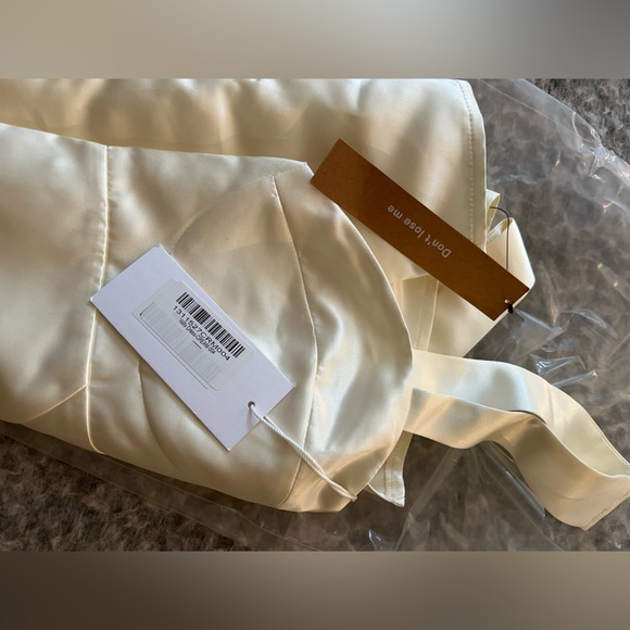 Reformation size 4 Willy dress in cream - Picture 5 of 7